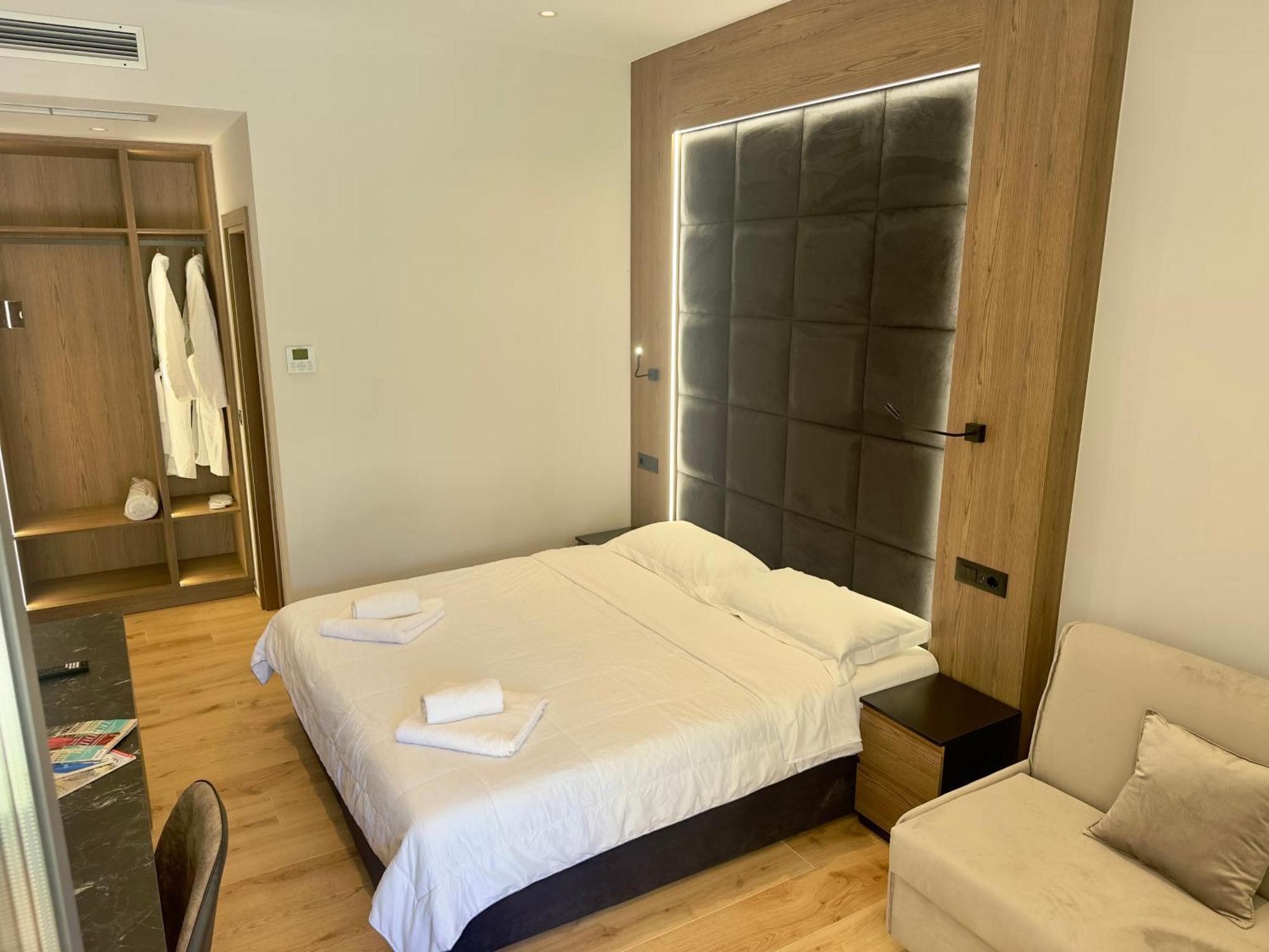 Elmar Comfort Vlorë Buitenkant foto
